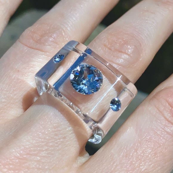 Clear Lucite Cube Ring Embellished With Crystals, Transparent Acrylic Ring - Picture 12 of 16